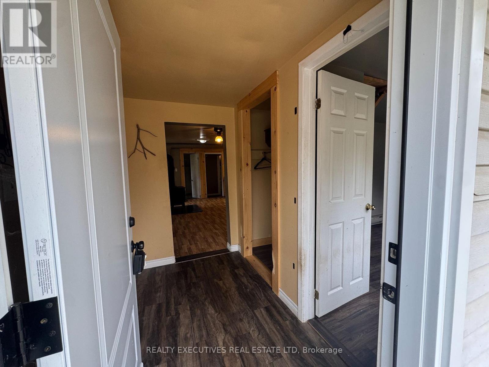 10146 509 Road N Property Photo 5
