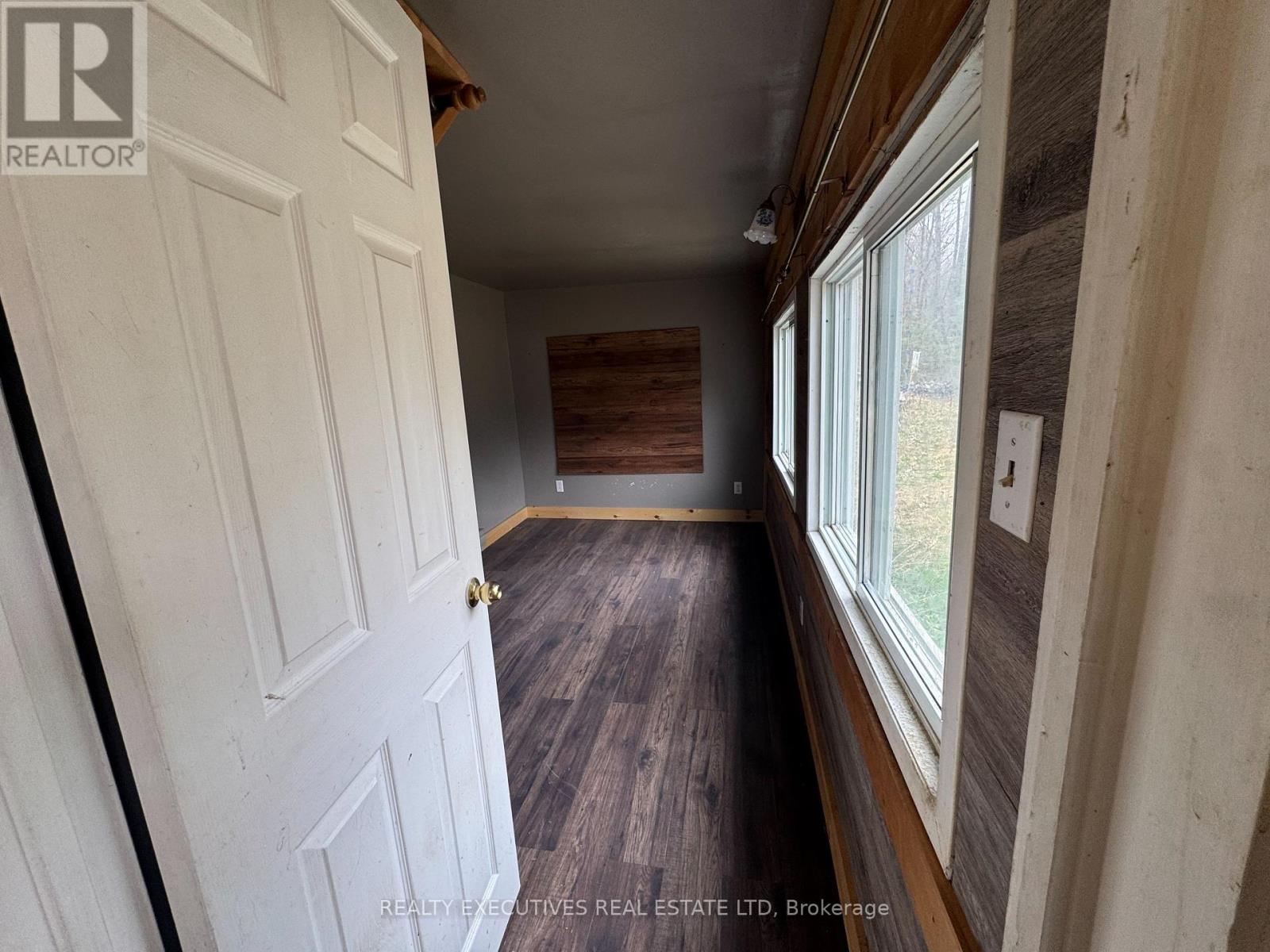 10146 509 Road N Property Photo 7