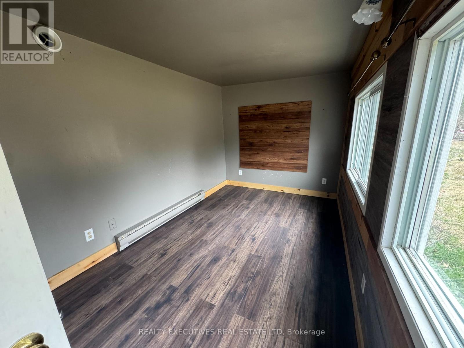 10146 509 Road N Property Photo 8