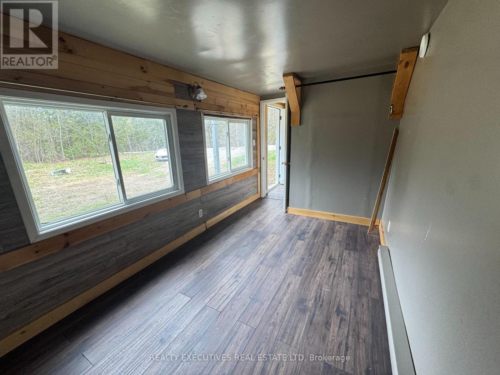 10146 509 Road N Property Photo 9
