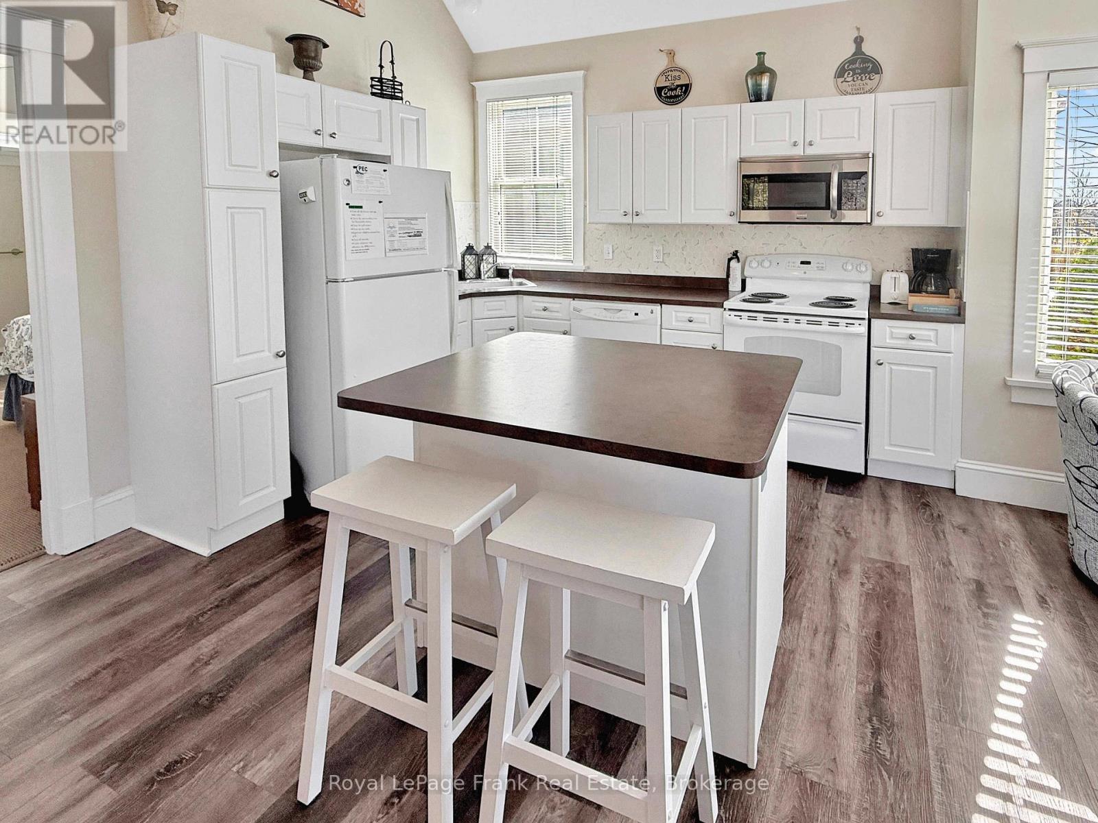 34 Meadow View Lane Property Photo 8