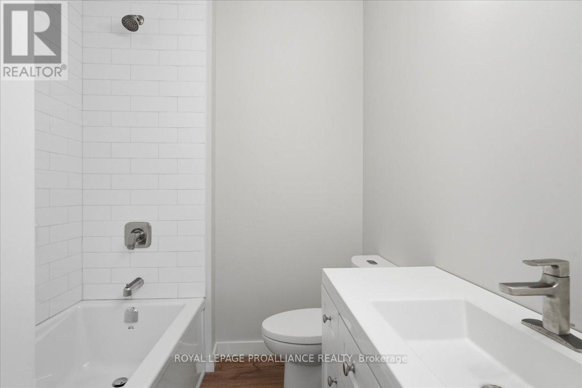 530 Addington Rd 5 Property Photo 17