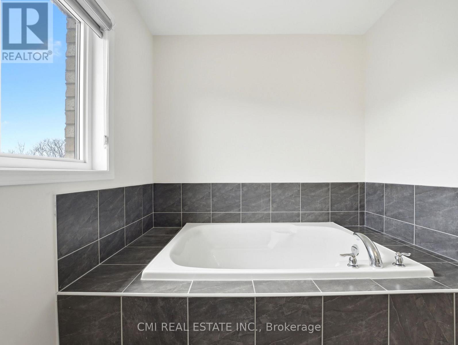 59 July Avenue Property Photo 41