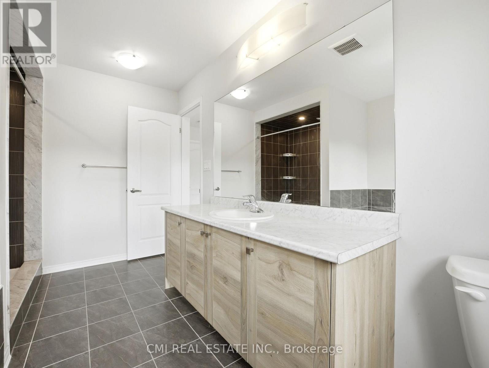 59 July Avenue Property Photo 42