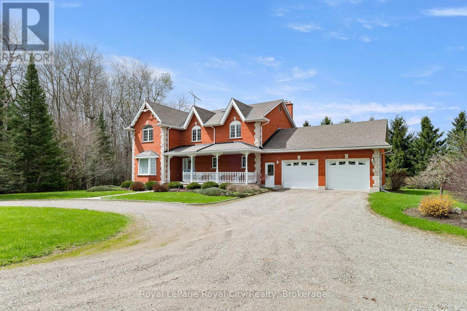 5445 5th Line Property Photo 1
