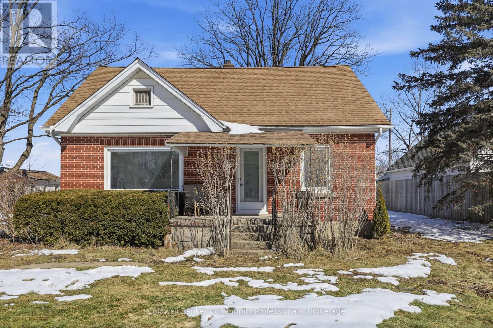 74 Freelton Road Property Photo 4