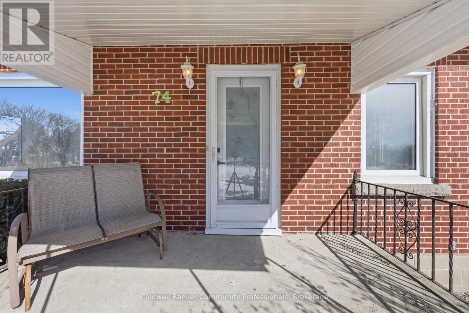 74 Freelton Road Property Photo 5