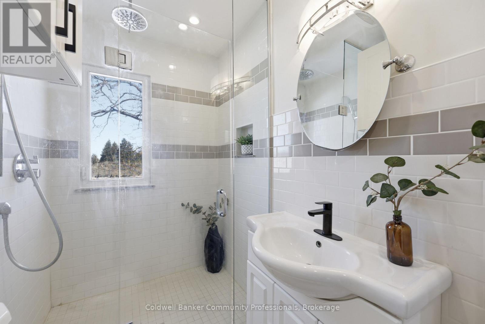 74 Freelton Road Property Photo 20