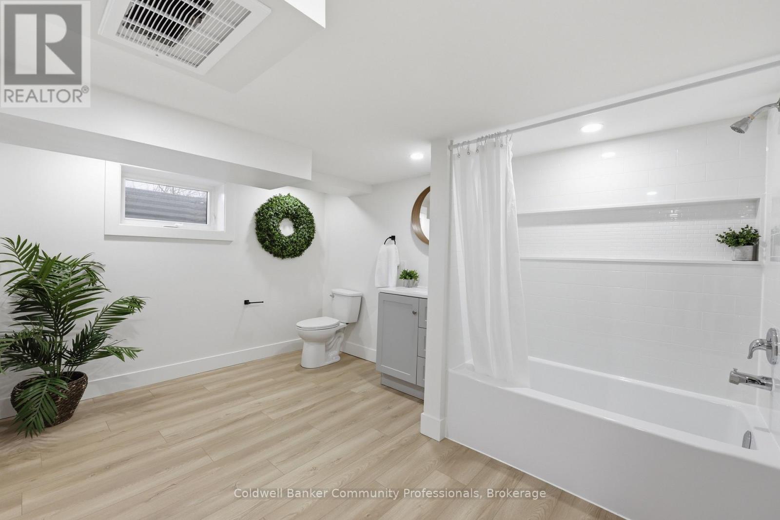 74 Freelton Road Property Photo 28