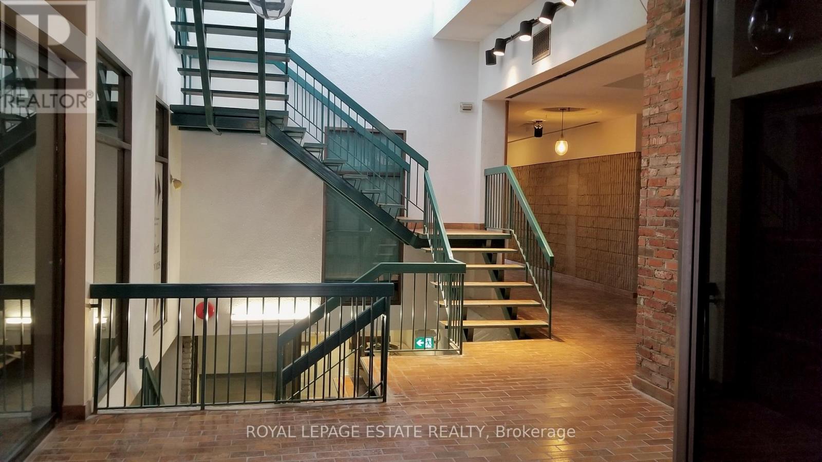 232 Front Street Property Photo 13