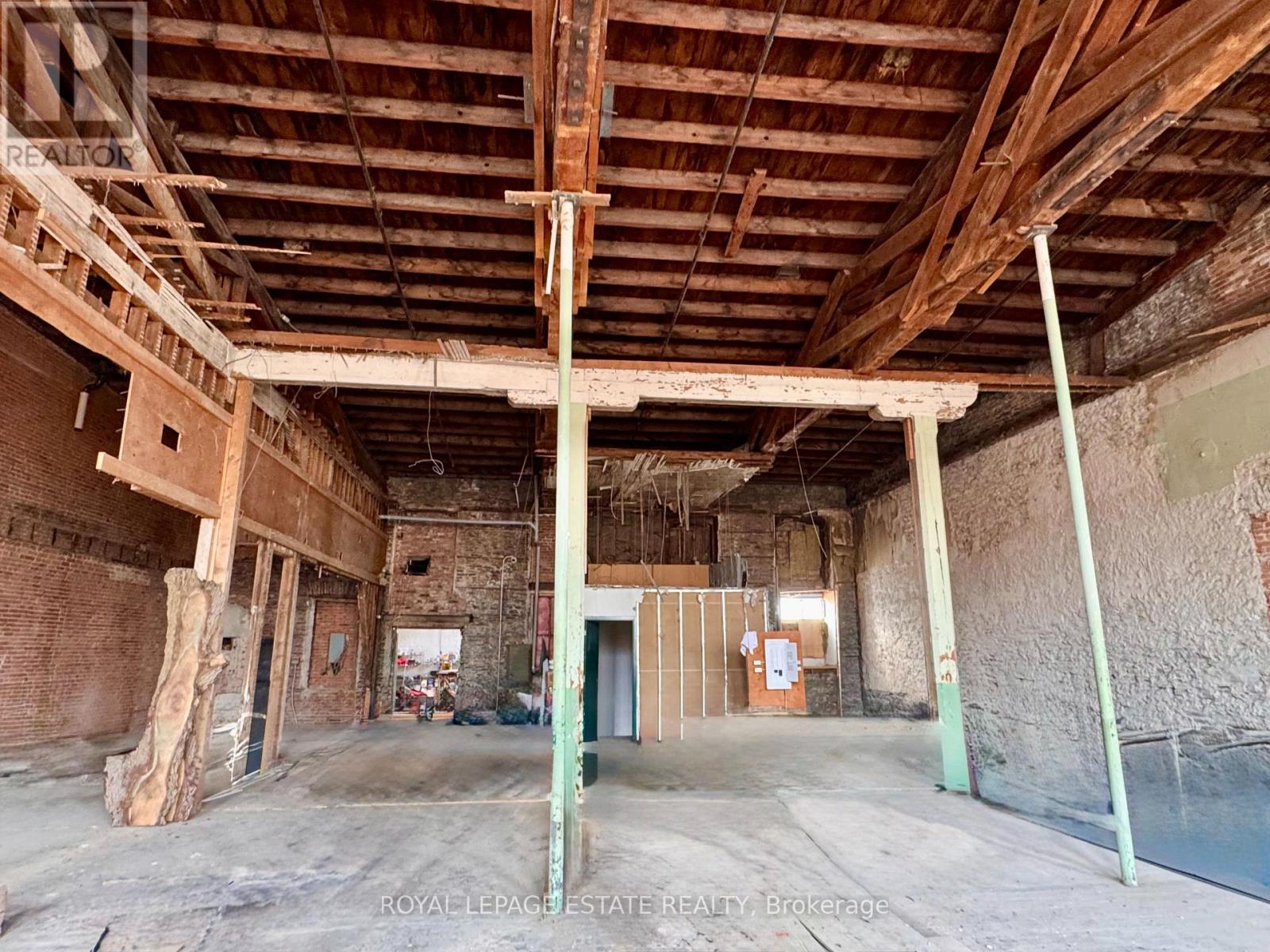 232 Front Street Property Photo 14