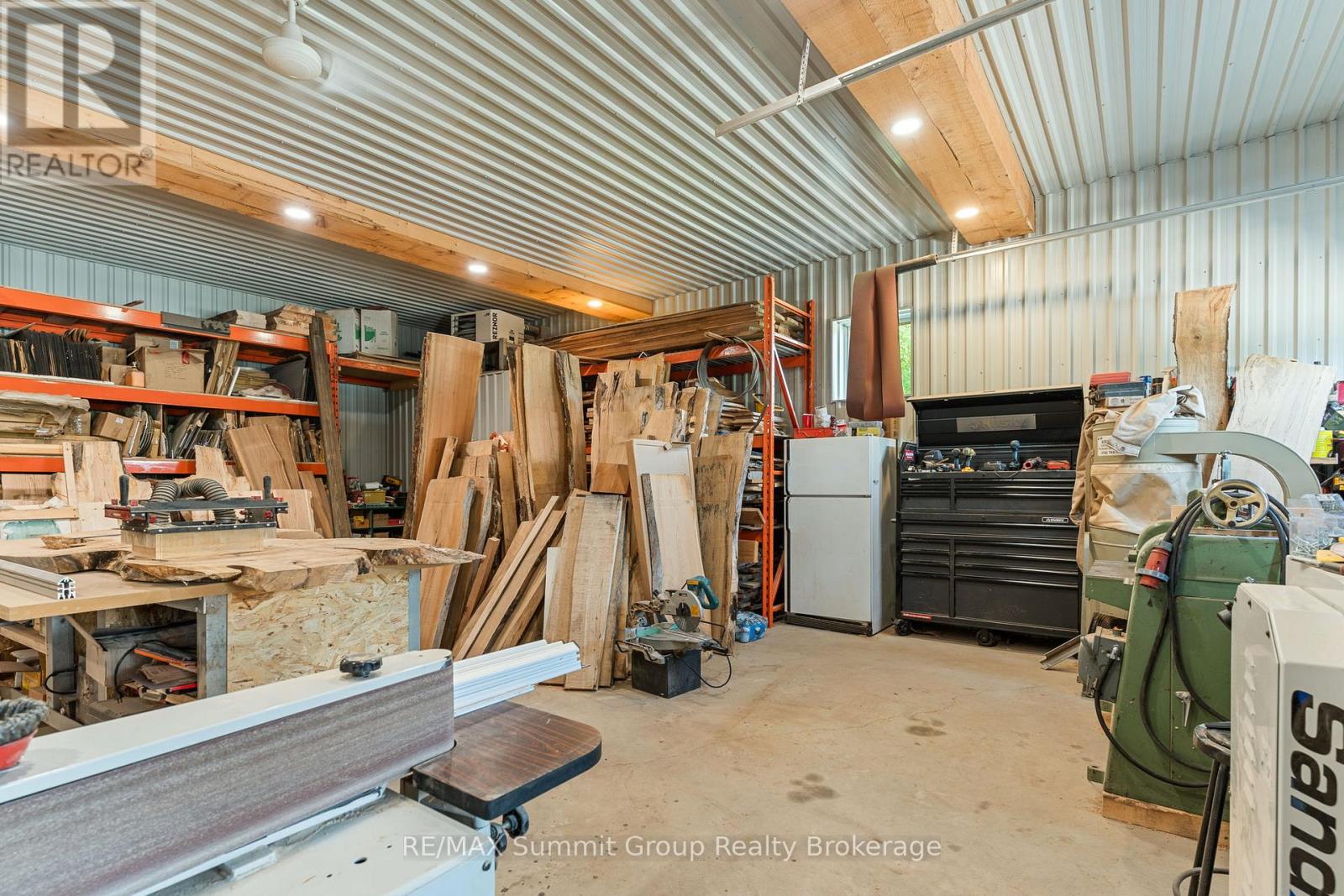 140 & 145 Wellington Street Property Photo 6