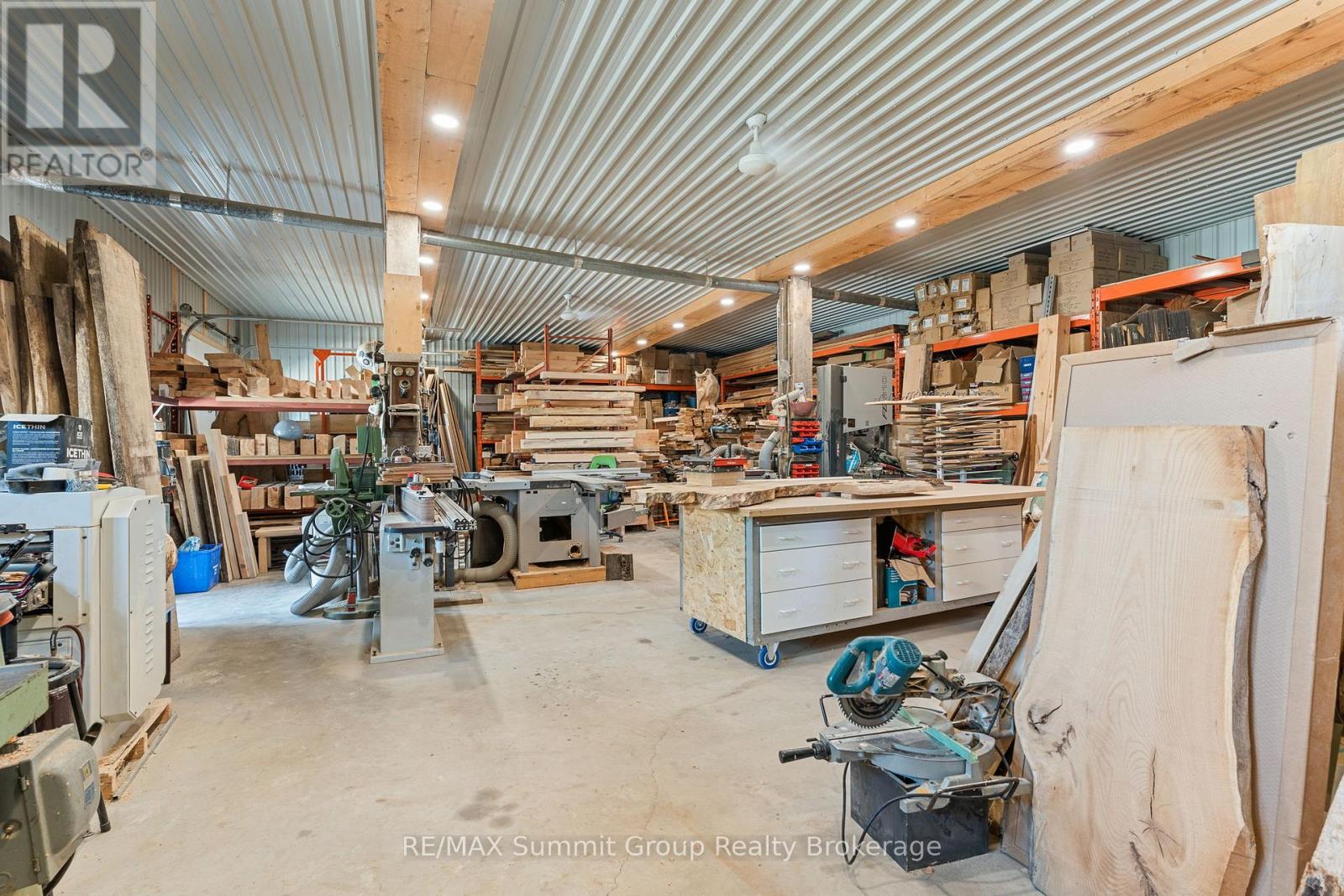 140 & 145 Wellington Street Property Photo 7