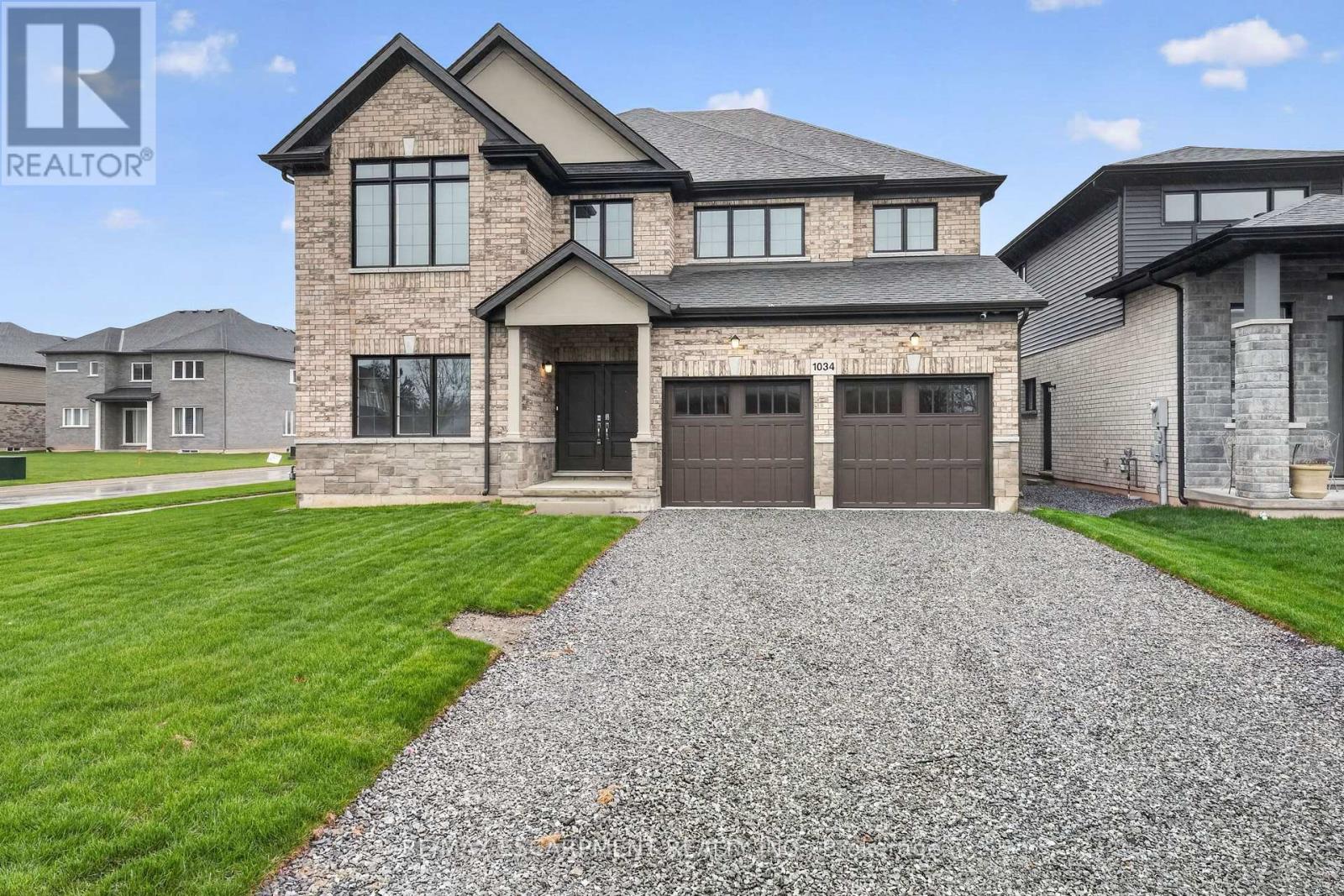 1034 Kraft Road N Property Photo 3