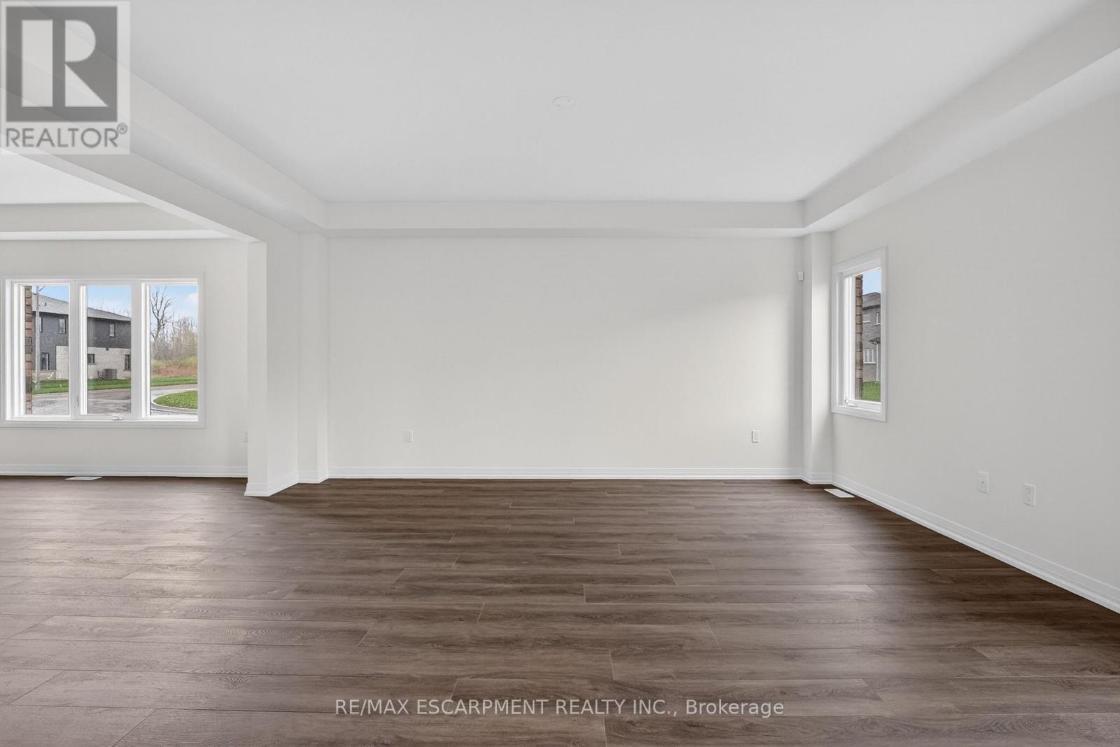 1034 Kraft Road N Property Photo 12