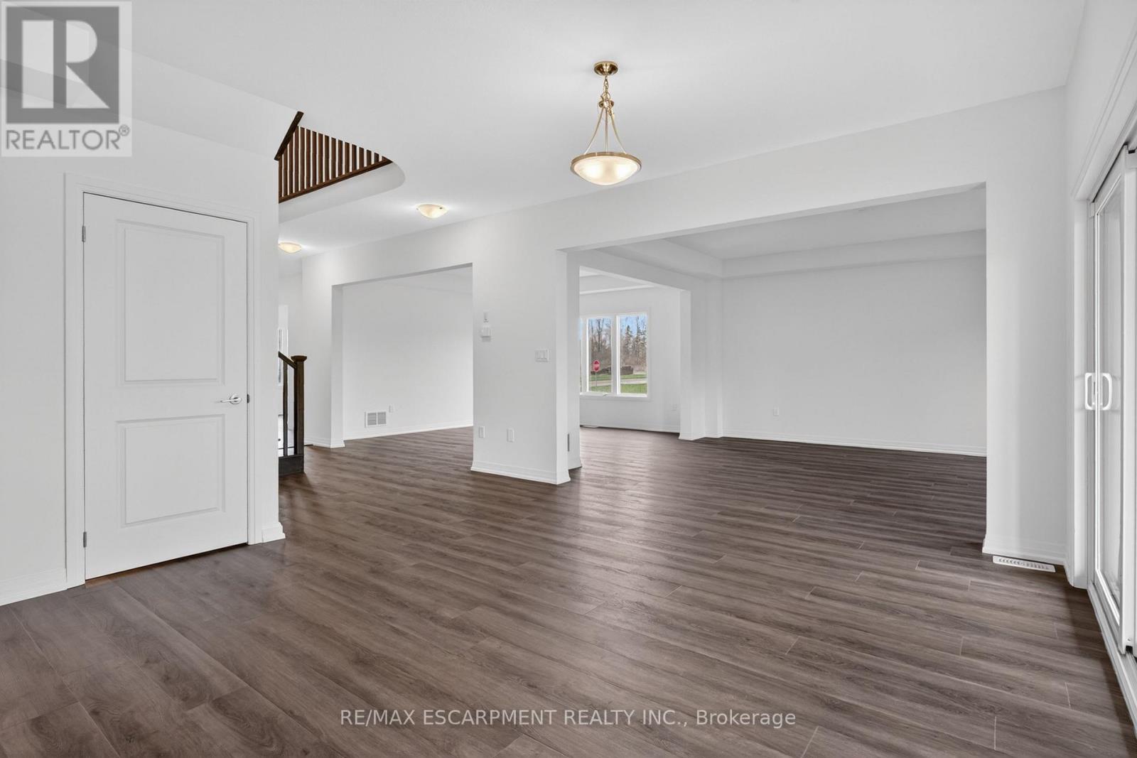 1034 Kraft Road N Property Photo 15