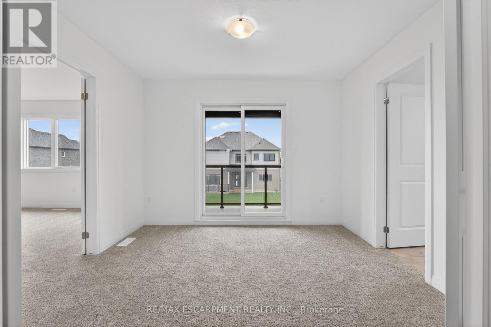 1034 Kraft Road N Property Photo 23