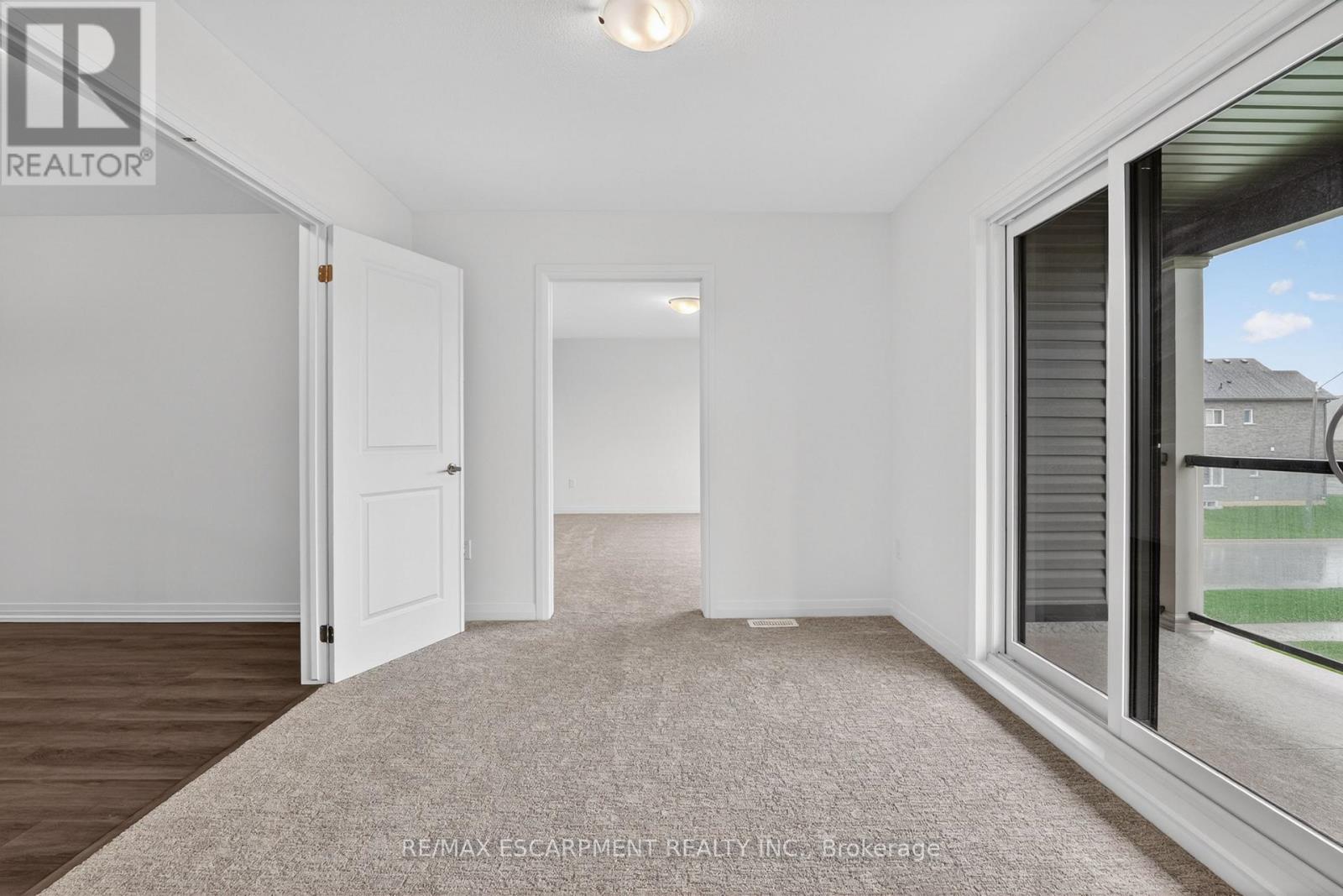 1034 Kraft Road N Property Photo 24