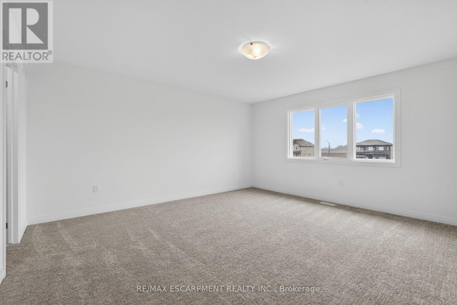1034 Kraft Road N Property Photo 26