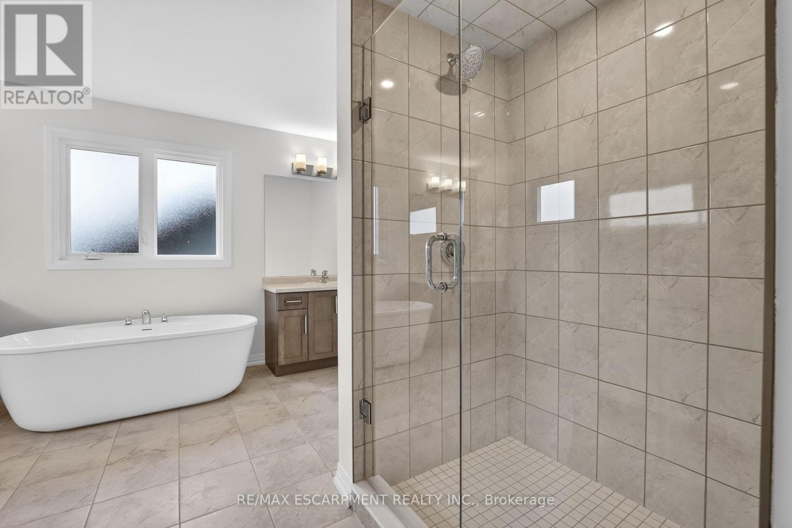 1034 Kraft Road N Property Photo 28