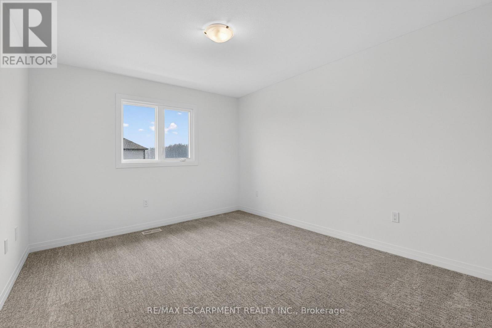 1034 Kraft Road N Property Photo 31
