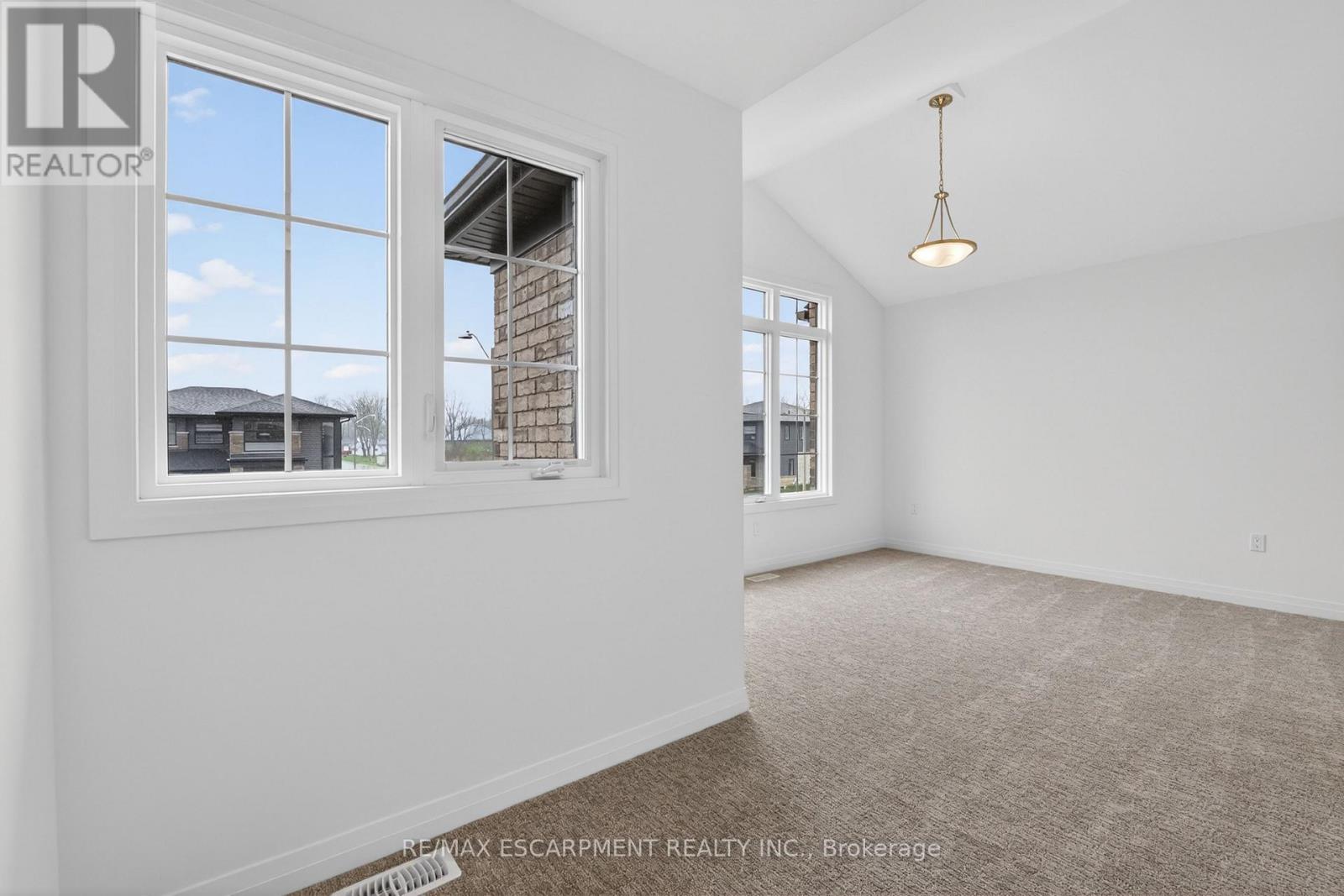 1034 Kraft Road N Property Photo 36