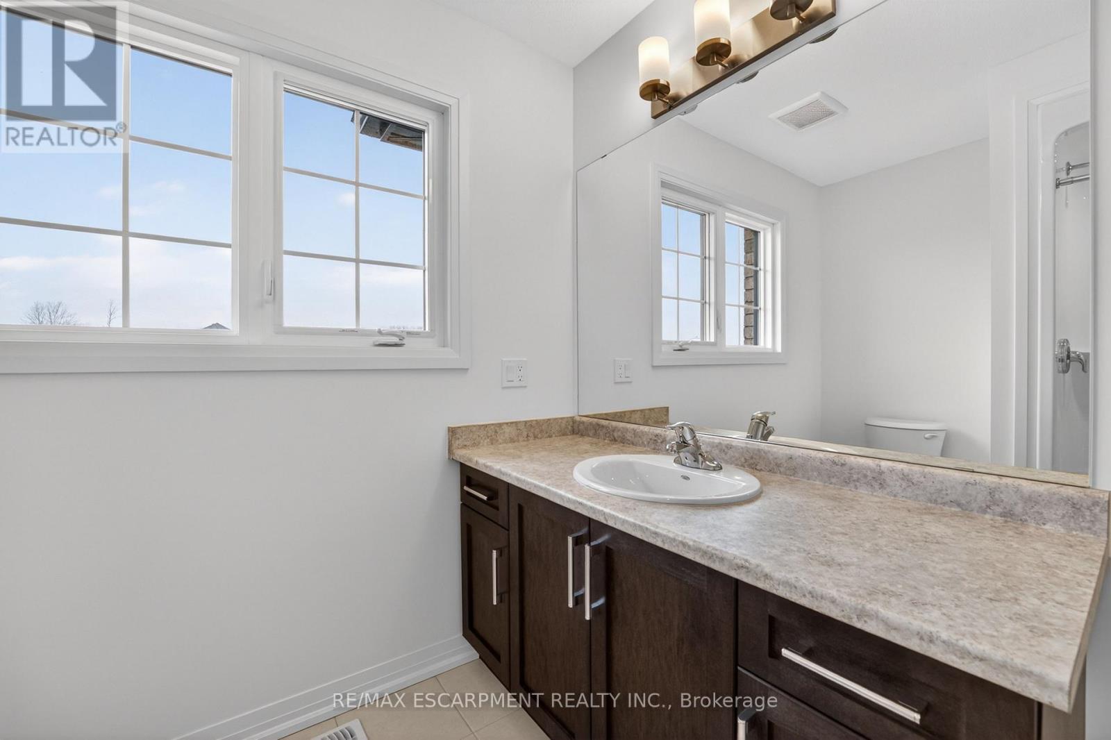 1034 Kraft Road N Property Photo 41