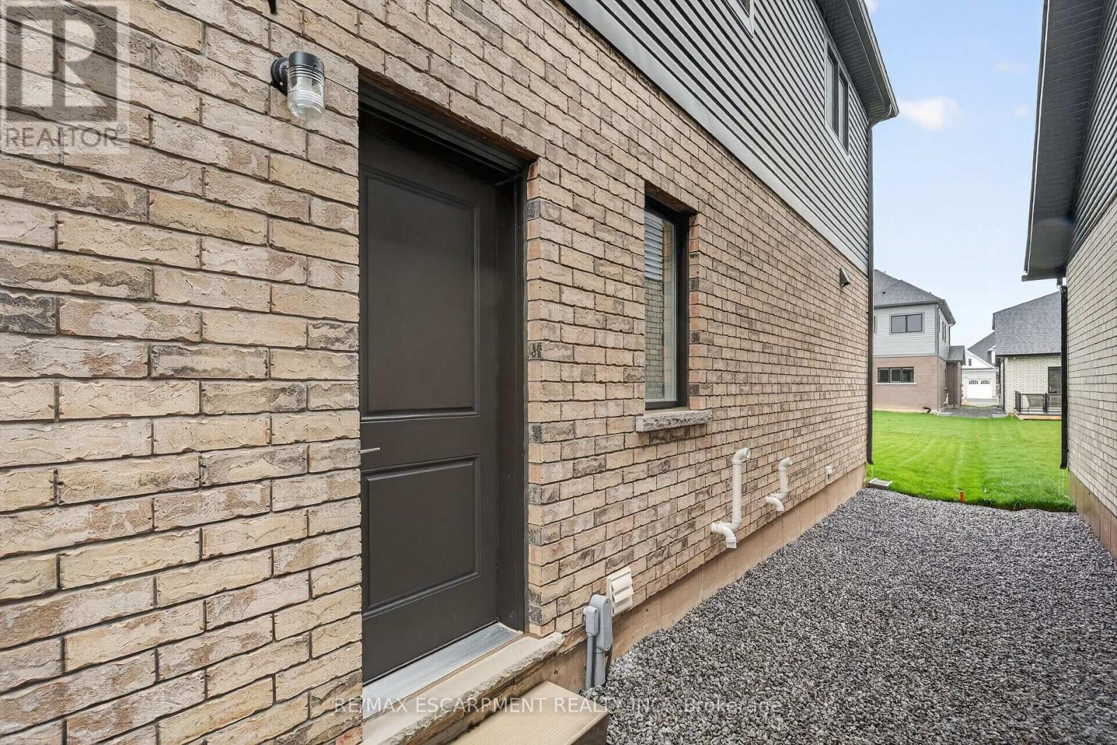 1034 Kraft Road N Property Photo 48