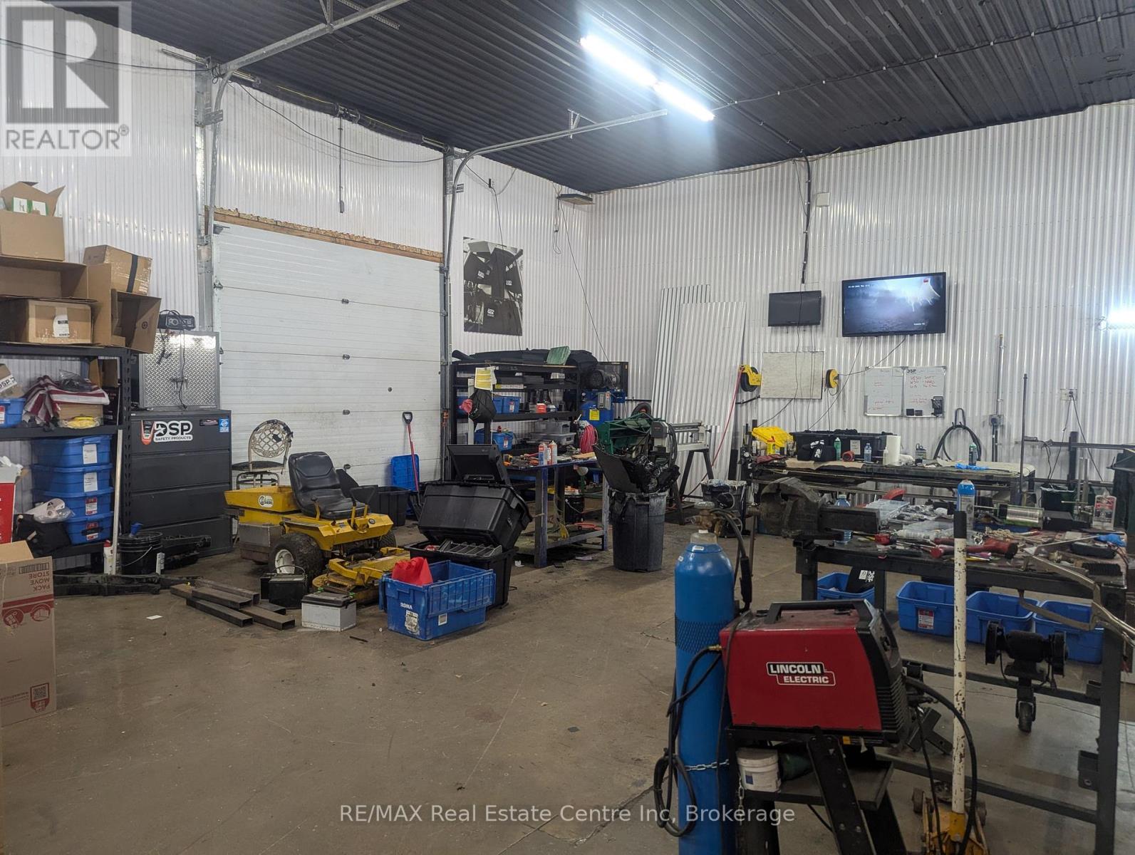 9103 Highway 6 Highway Property Photo 3