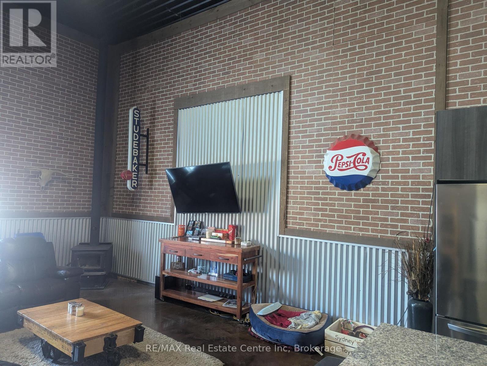 9103 Highway 6 Highway Property Photo 10