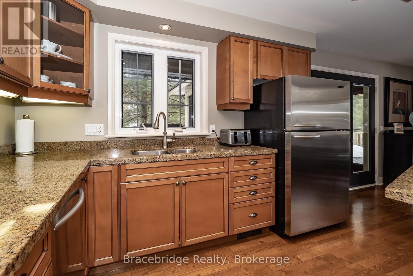 Carling 10 W3 - 3876 Muskoka Rd 118 Highway W Property Photo 11