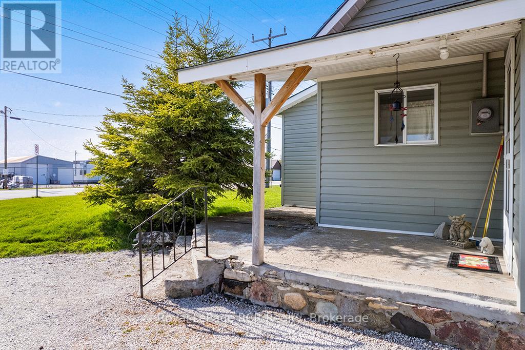 2882 6 Highway Property Photo 5