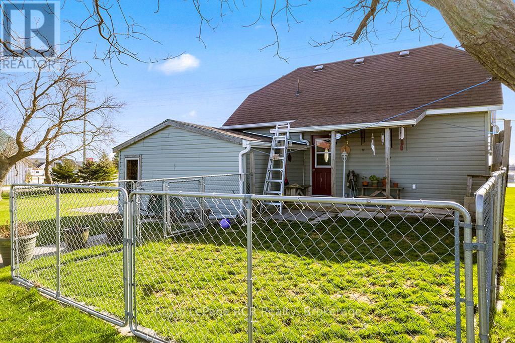 2882 6 Highway Property Photo 32