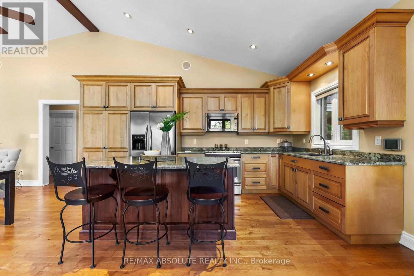 1096 Snye Road Property Photo 10