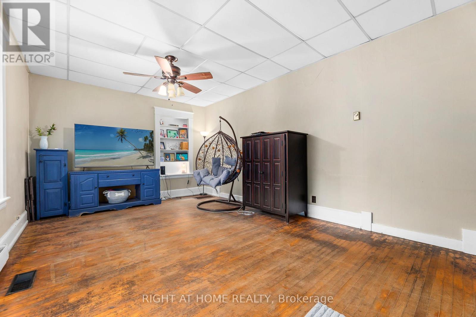 105 Gibson Street Property Photo 12