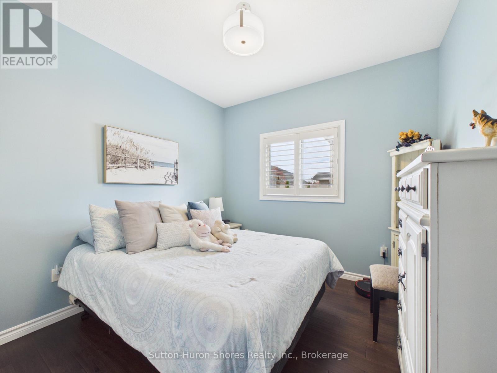 345 Ray Street Property Photo 10