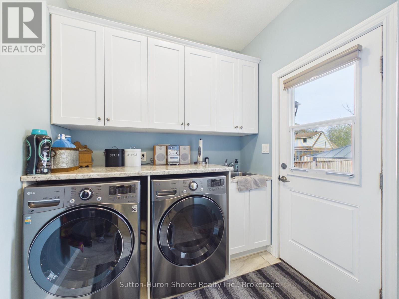 345 Ray Street Property Photo 14