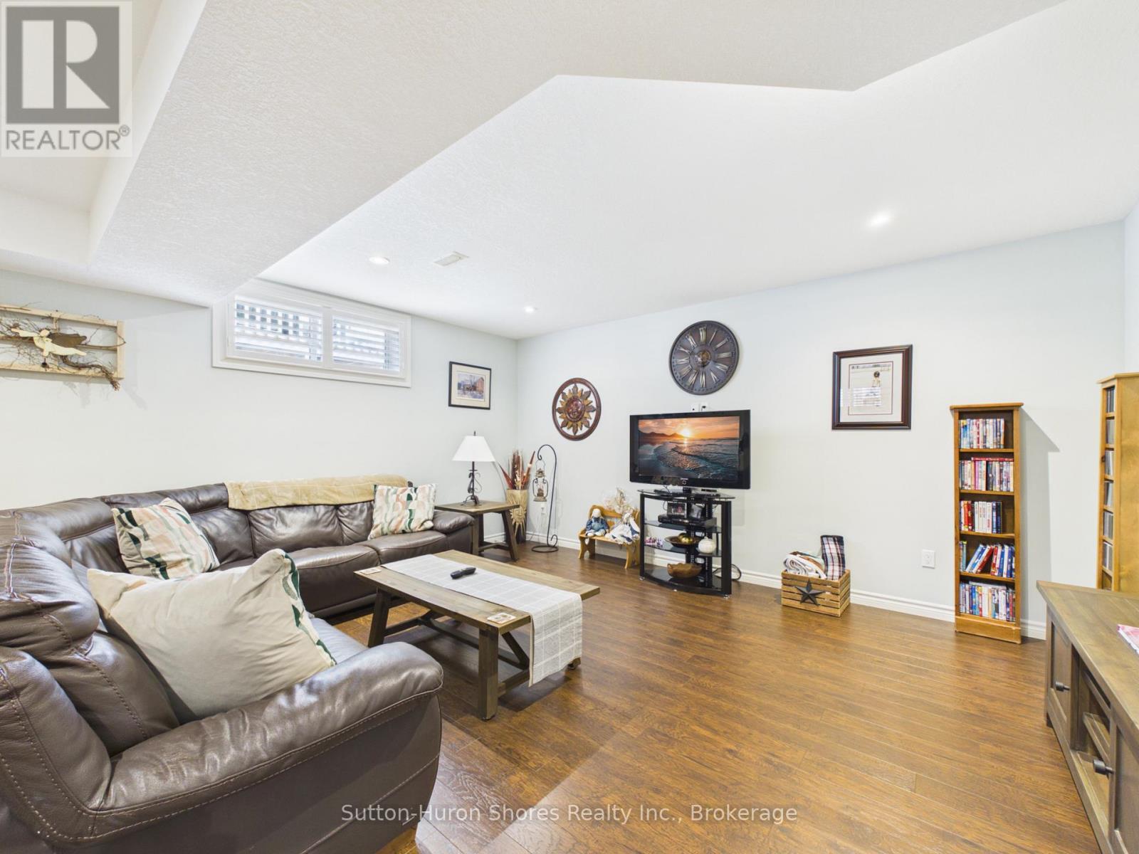 345 Ray Street Property Photo 19