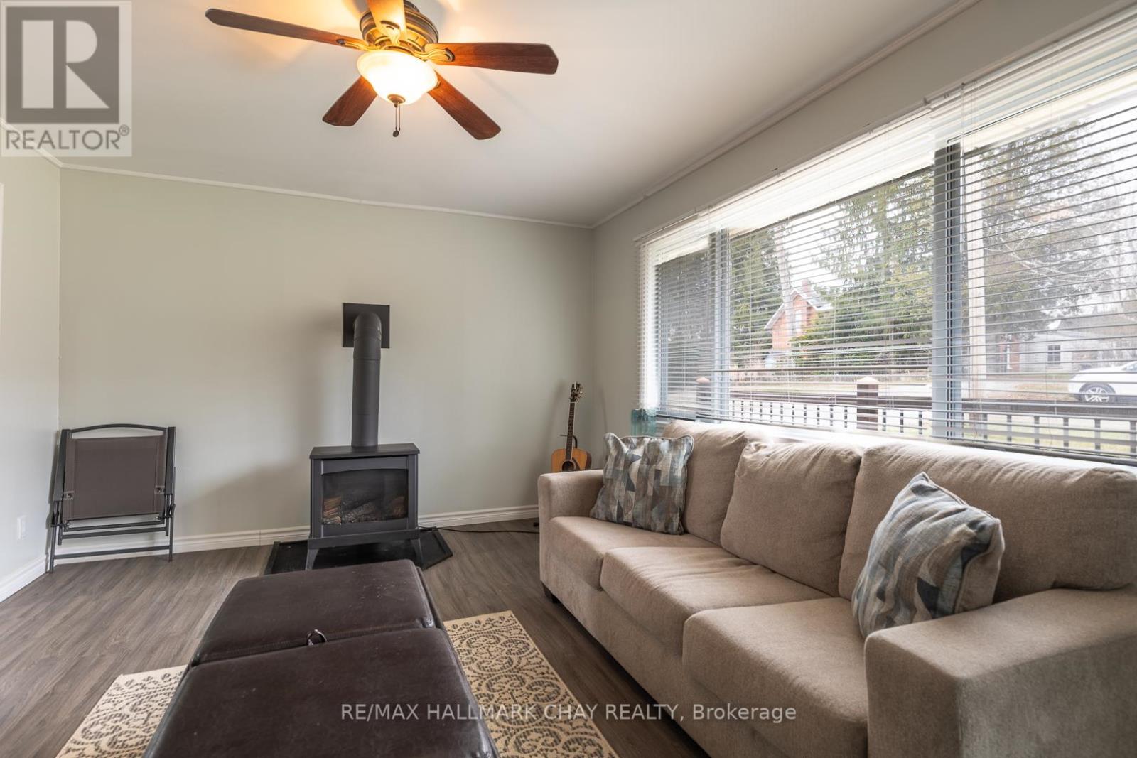 6 Dickson Street Property Photo 8