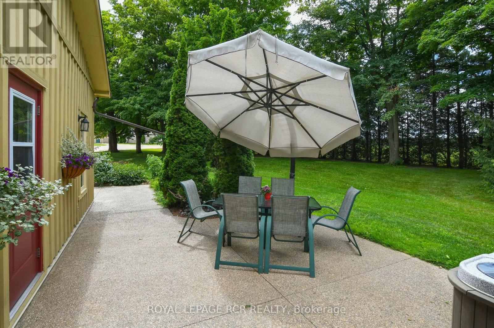 6122 Ninth Line Property Photo 9