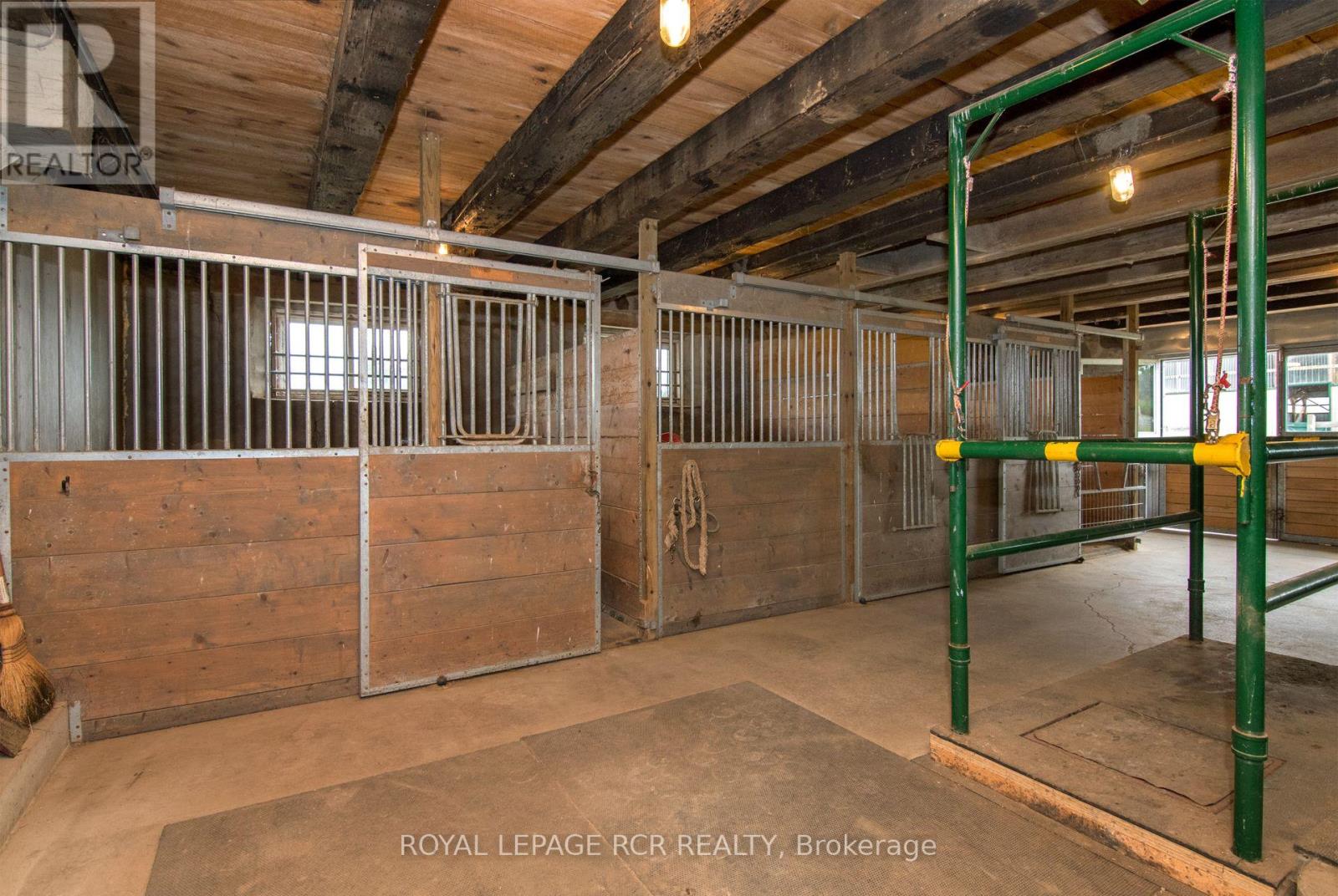 6122 Ninth Line Property Photo 20