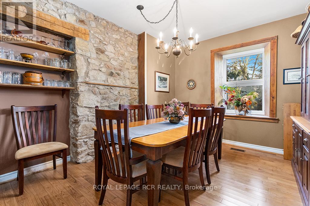 6122 Ninth Line Property Photo 35