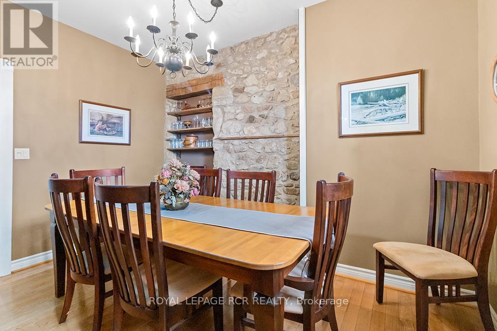 6122 Ninth Line Property Photo 36