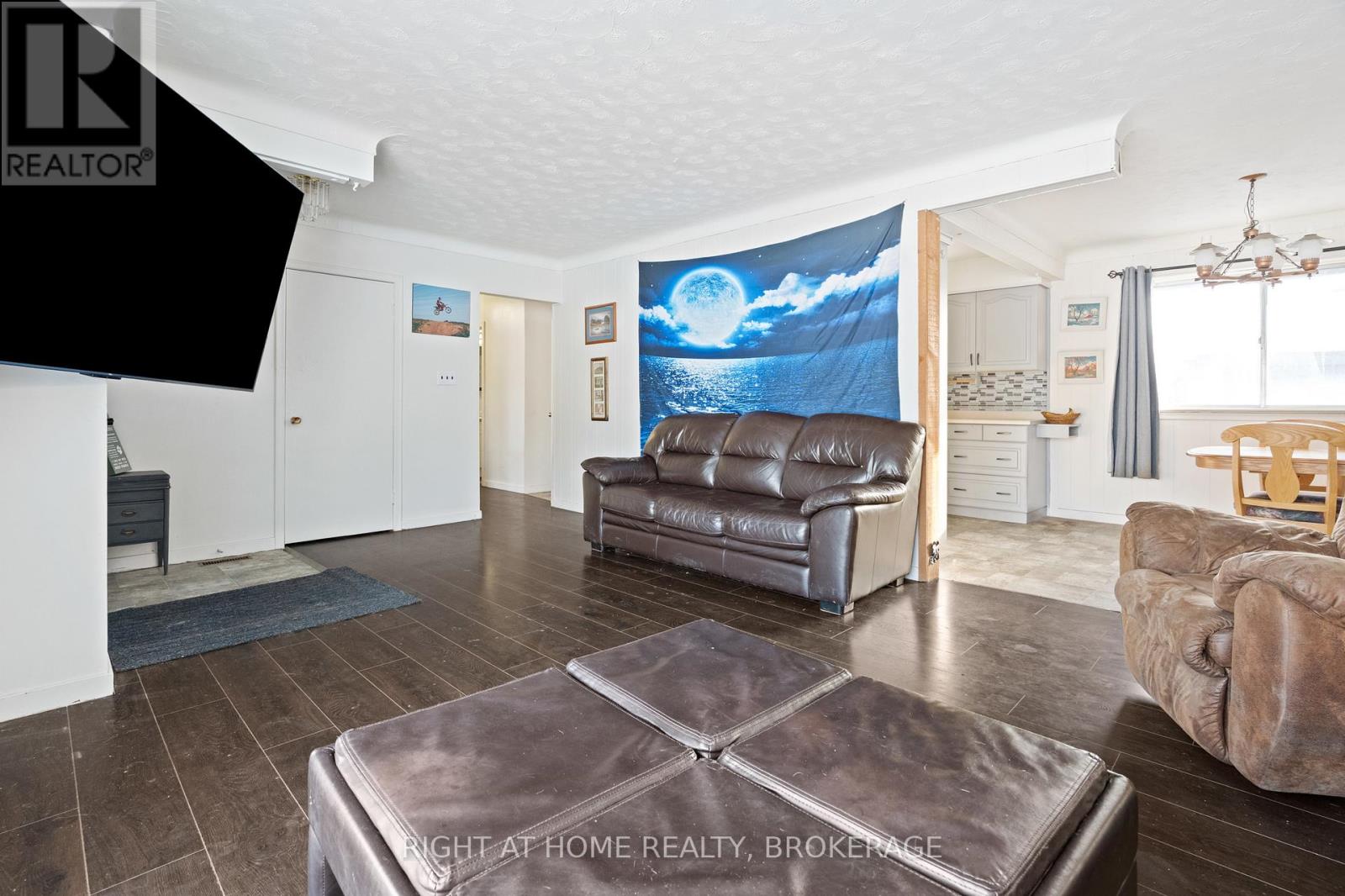 105 Glenwood Parkway Property Photo 8
