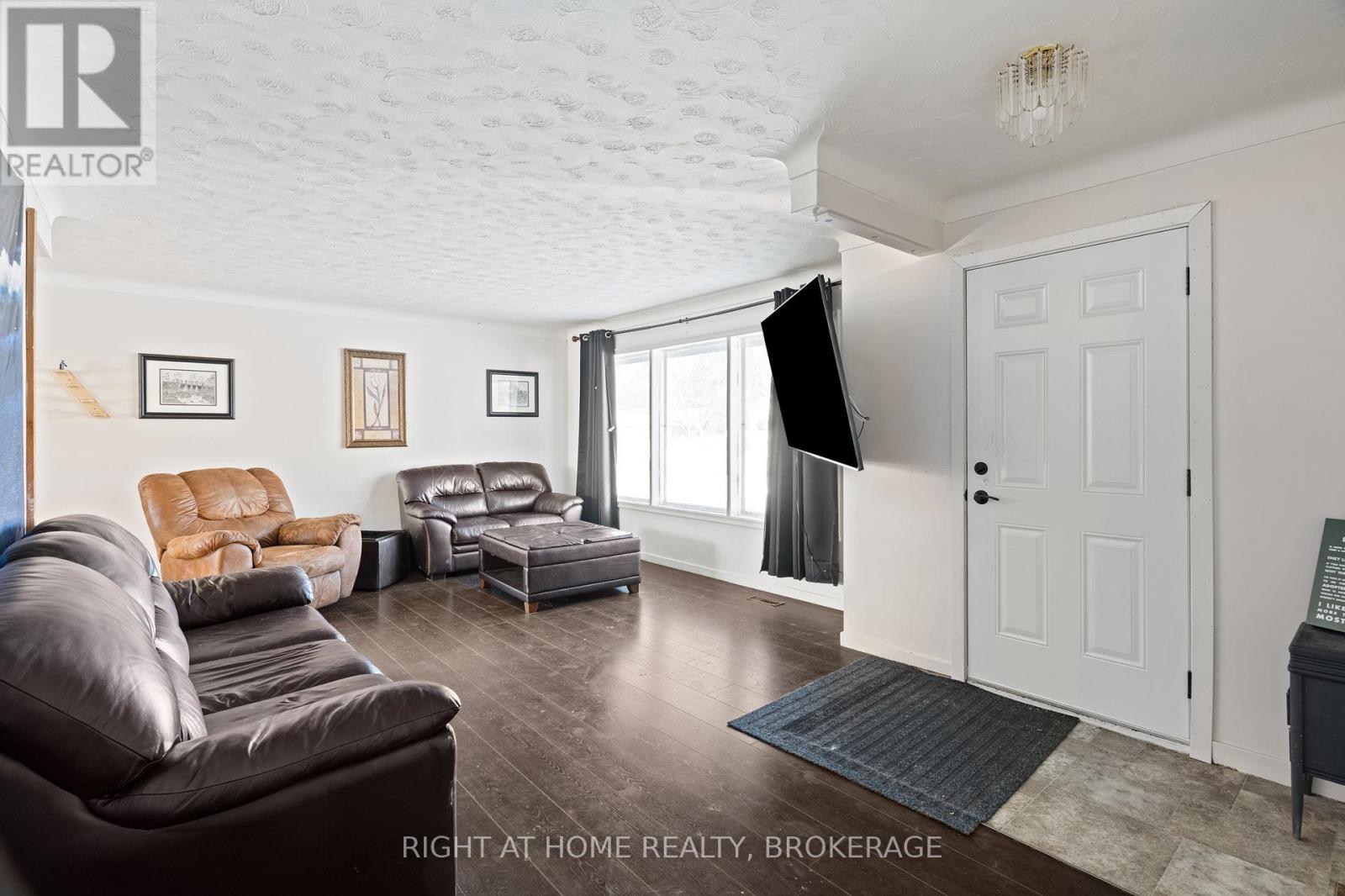 105 Glenwood Parkway Property Photo 10