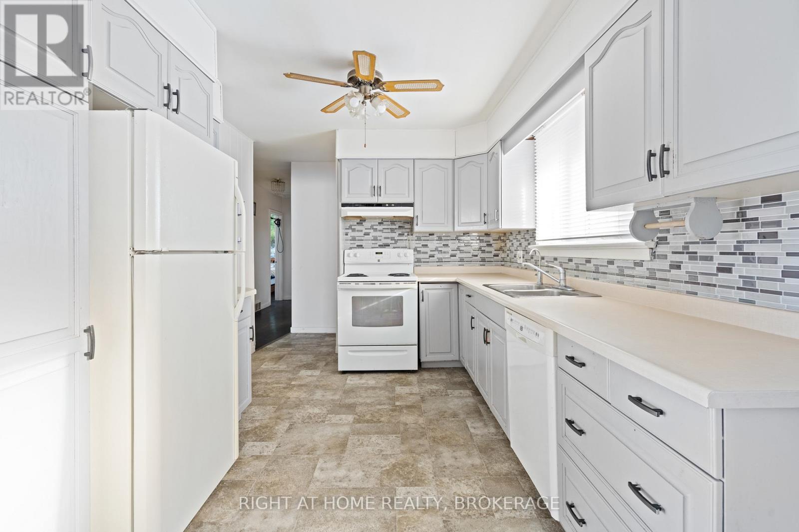 105 Glenwood Parkway Property Photo 14