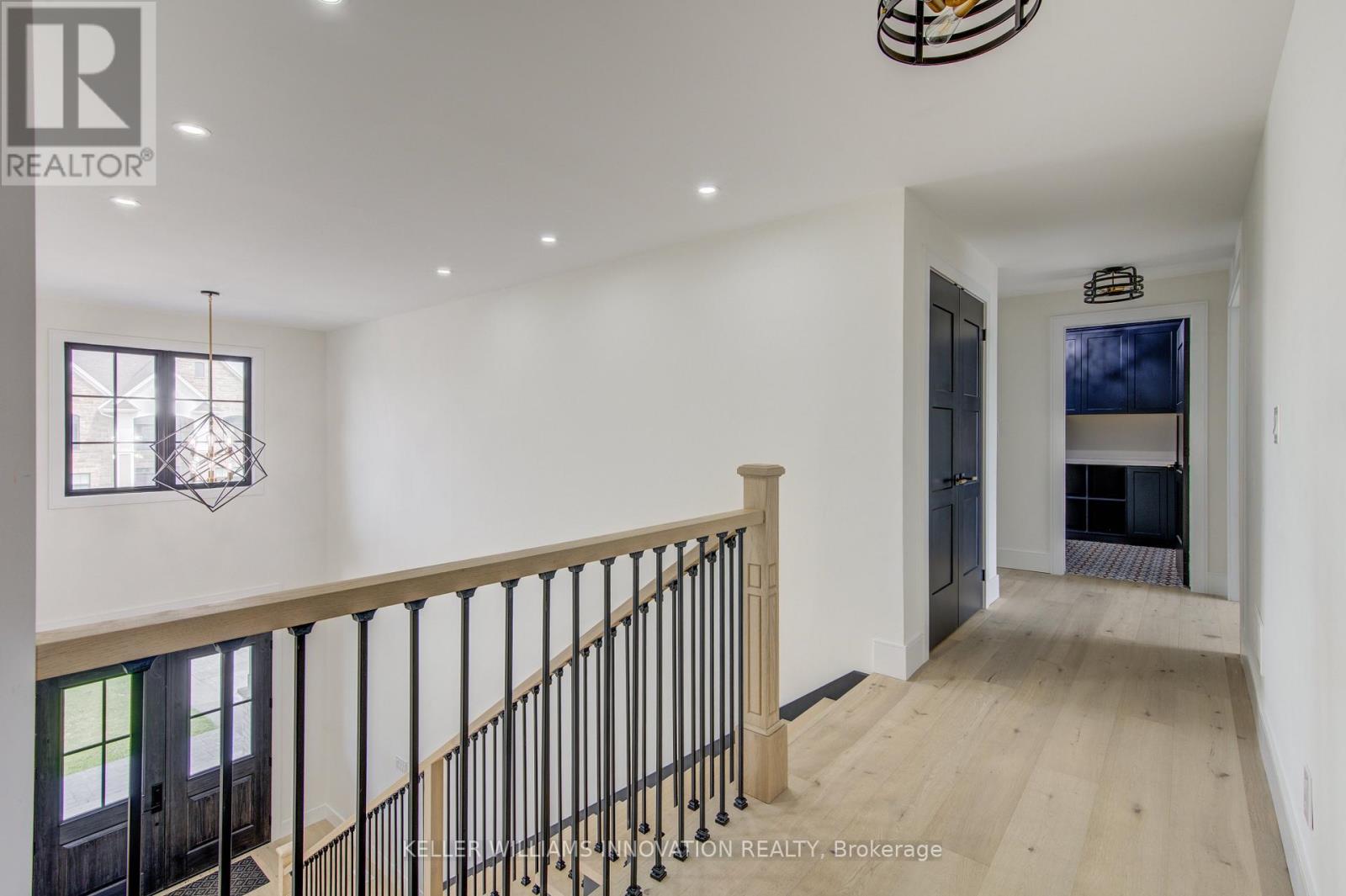 8 Edgeview Crescent W Property Photo 27