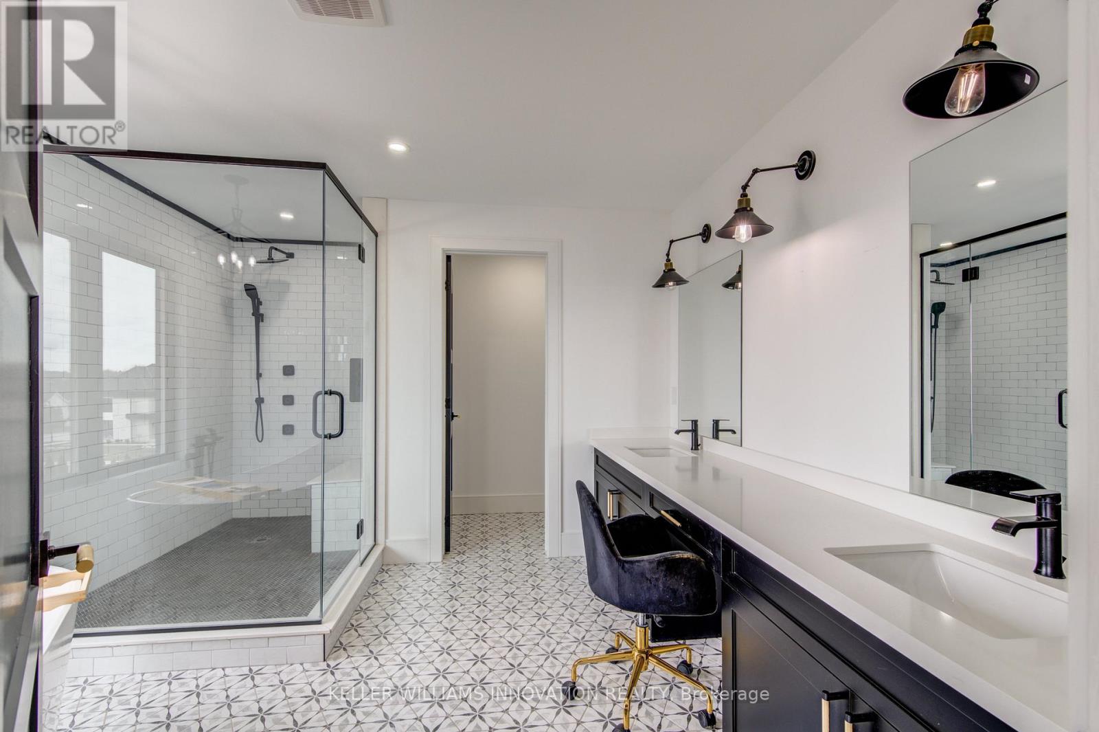 8 Edgeview Crescent W Property Photo 36