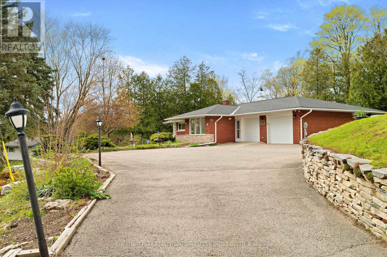 24 Grand Hill Drive Property Photo 3