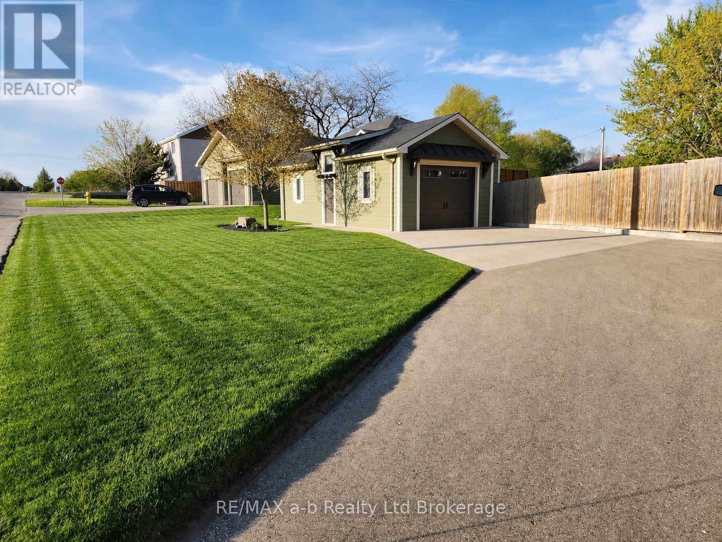 136 Maple Lane Property Photo 2